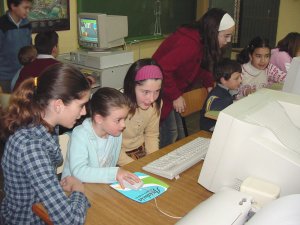 20061112120907-alumnos.jpg